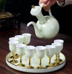 <b>羊脂玉描金酒具 陶瓷酒具草草视频播放器APP下载</b>